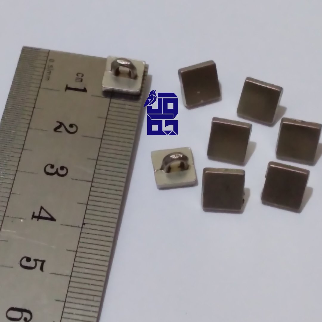 دکمه فلزی مربعی شکل پک 8 عددی بسیار زیبا و محکم