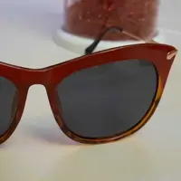 (2تابخر 3تا ببر)عینک آفتابی زنانه برند Tiger t4 (عینک دودی عینک افتابی) همراه با کاور پلاستیکی
