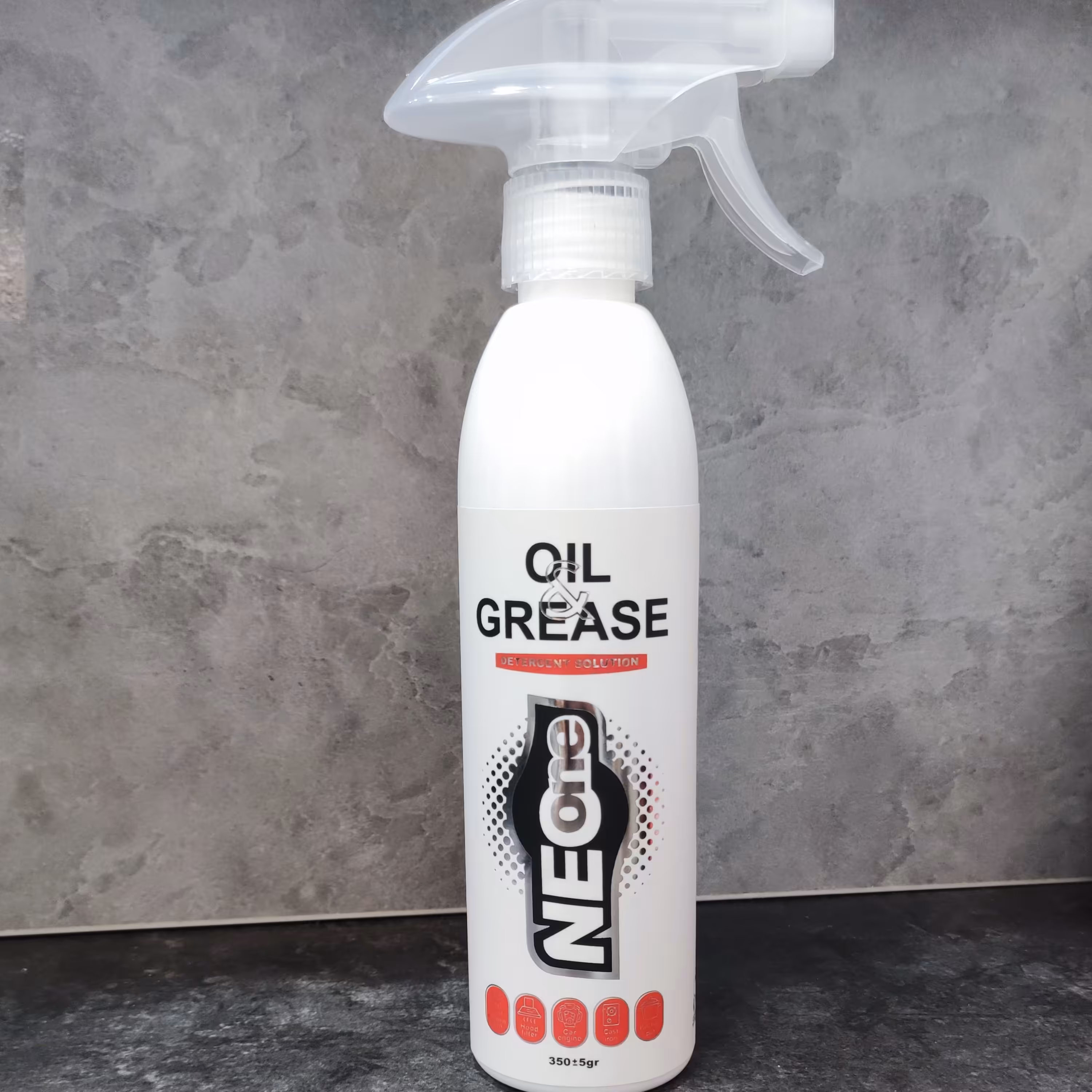 محلول پاک کننده(چدن اجاق و فیلتر هود) پر قدرت چربی ها پس کرایه هزینه ارسال به عهده مشتری