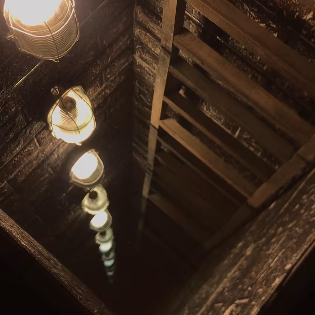 میز  هزارتو دکوراتیوه جیوه کلاسیک