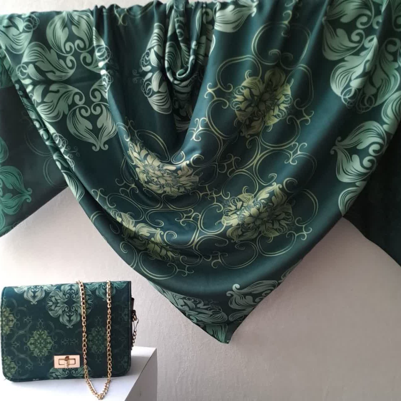 ست کیف پاسپورتی سبز و روسری
