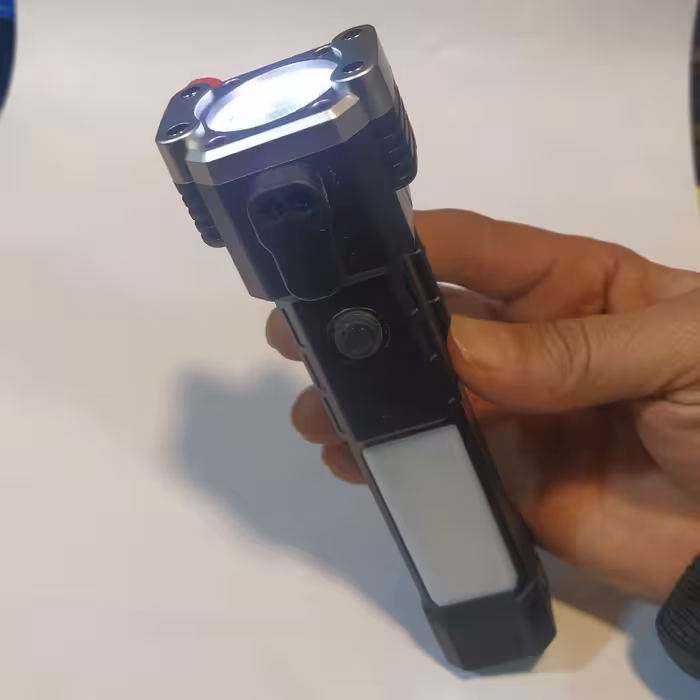 چراغ قوه شارژی همه کاره دارای چکش آتش نشانی 