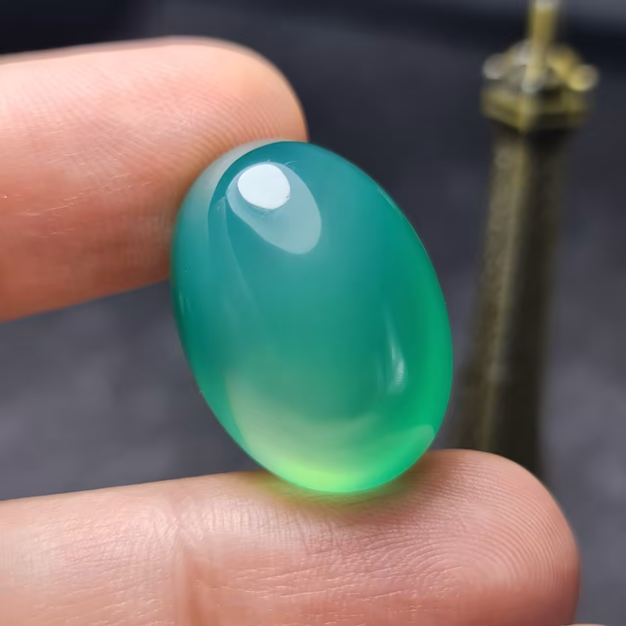  نگین سنگ عقیق سبز آبدار اصل معدنی
کد 28214
