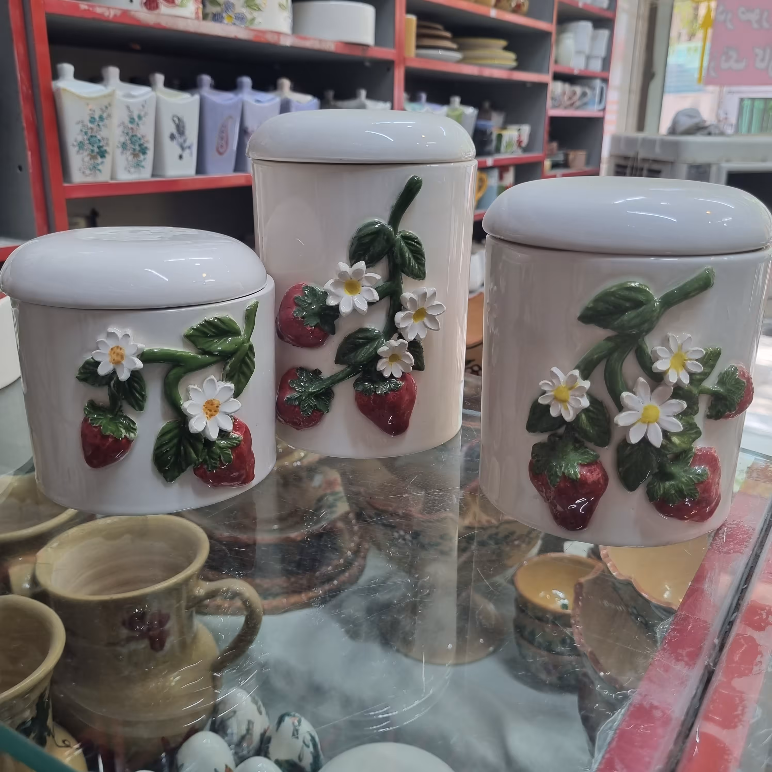 شکلات خوری سه قلو دستساز  توت فرنگی برجسته(پس کرایه)