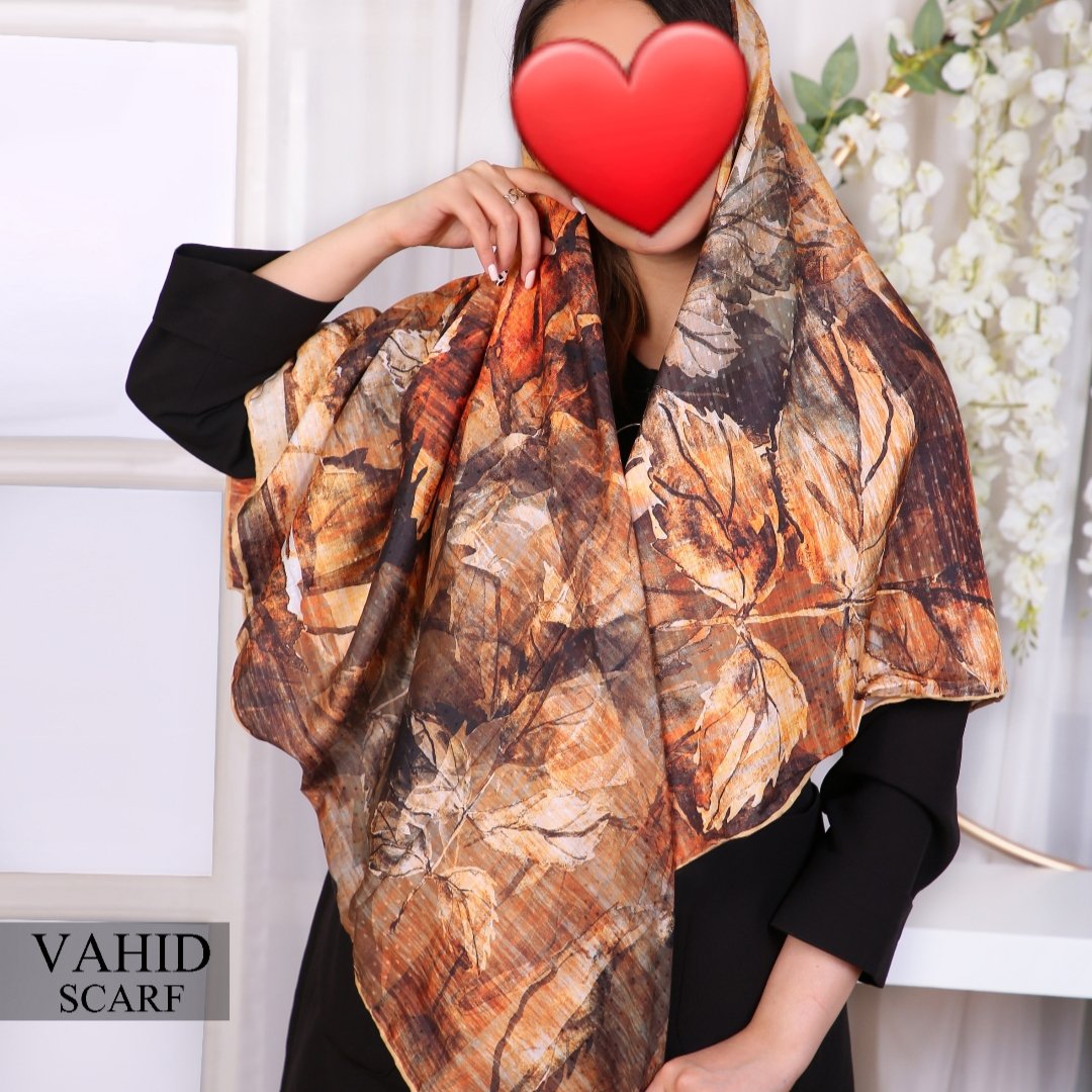 روسری دست دوز طرح گلبرگی