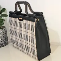 کیف زنانه بوربری کتابی طرح پیچازی مشکی کد1- 441