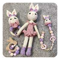 عروسک خرگوش همراه باست نوزادی (جغجغه، بند پستونک، دندونی) 