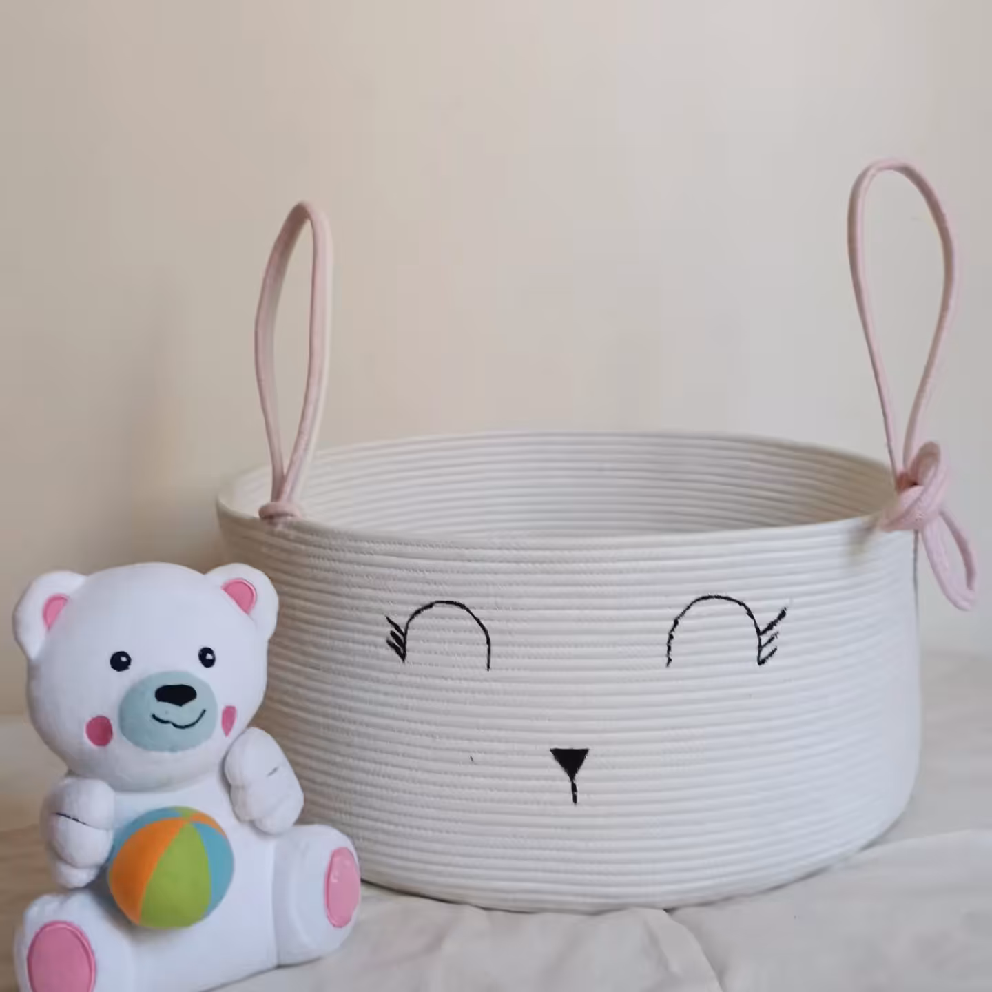 نظم دهنده و باکس اسباب بازی طرح خرگوش