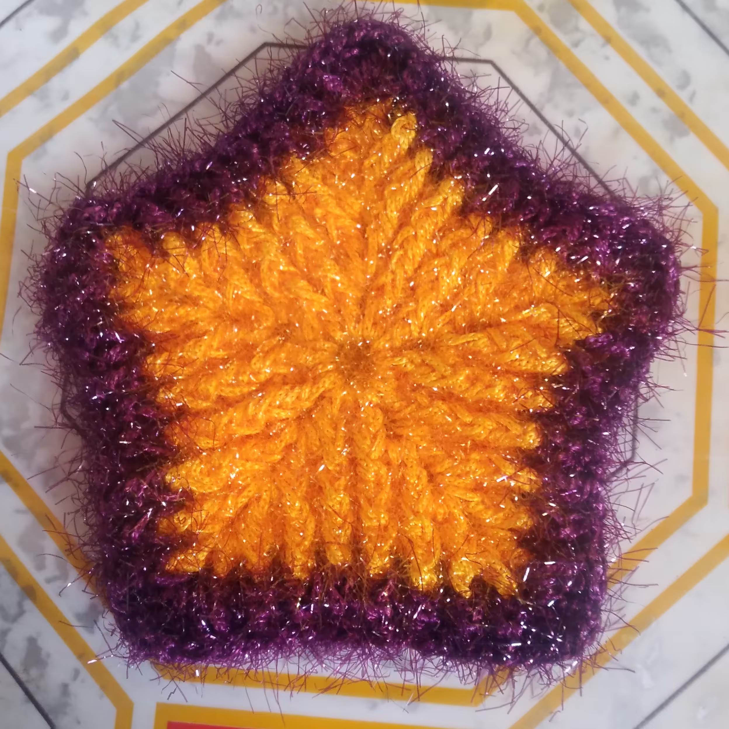 اسکاج بافتنی ستاره ای شیک و زیبا   رنگ زرد و بنفش 