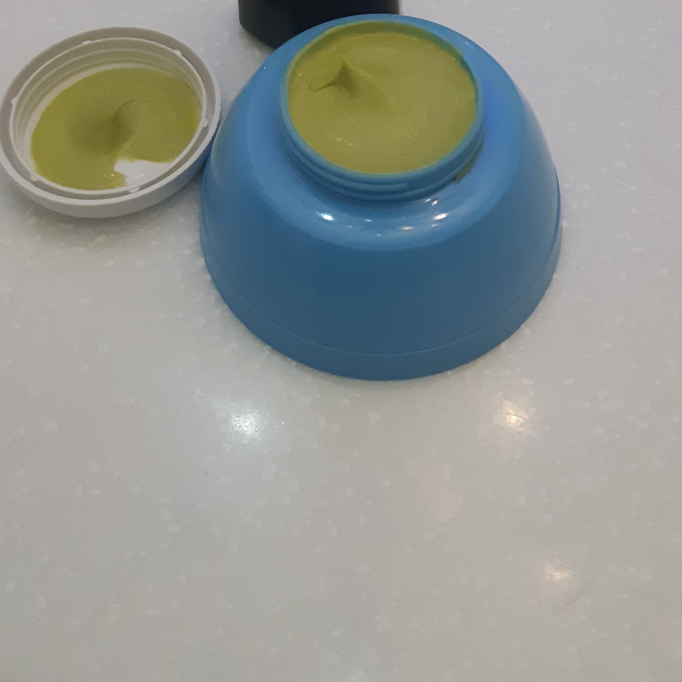 کرم جوانساز آبرسان و شفاف کننده پودر چایی سبز 