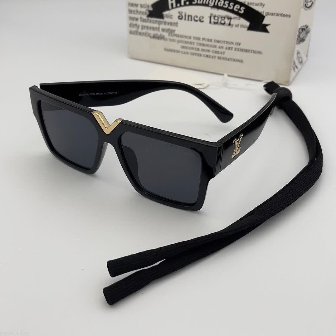 عینک آفتابی لویی ویتون کائوچویی رنگ بندی طبق عکس فیک