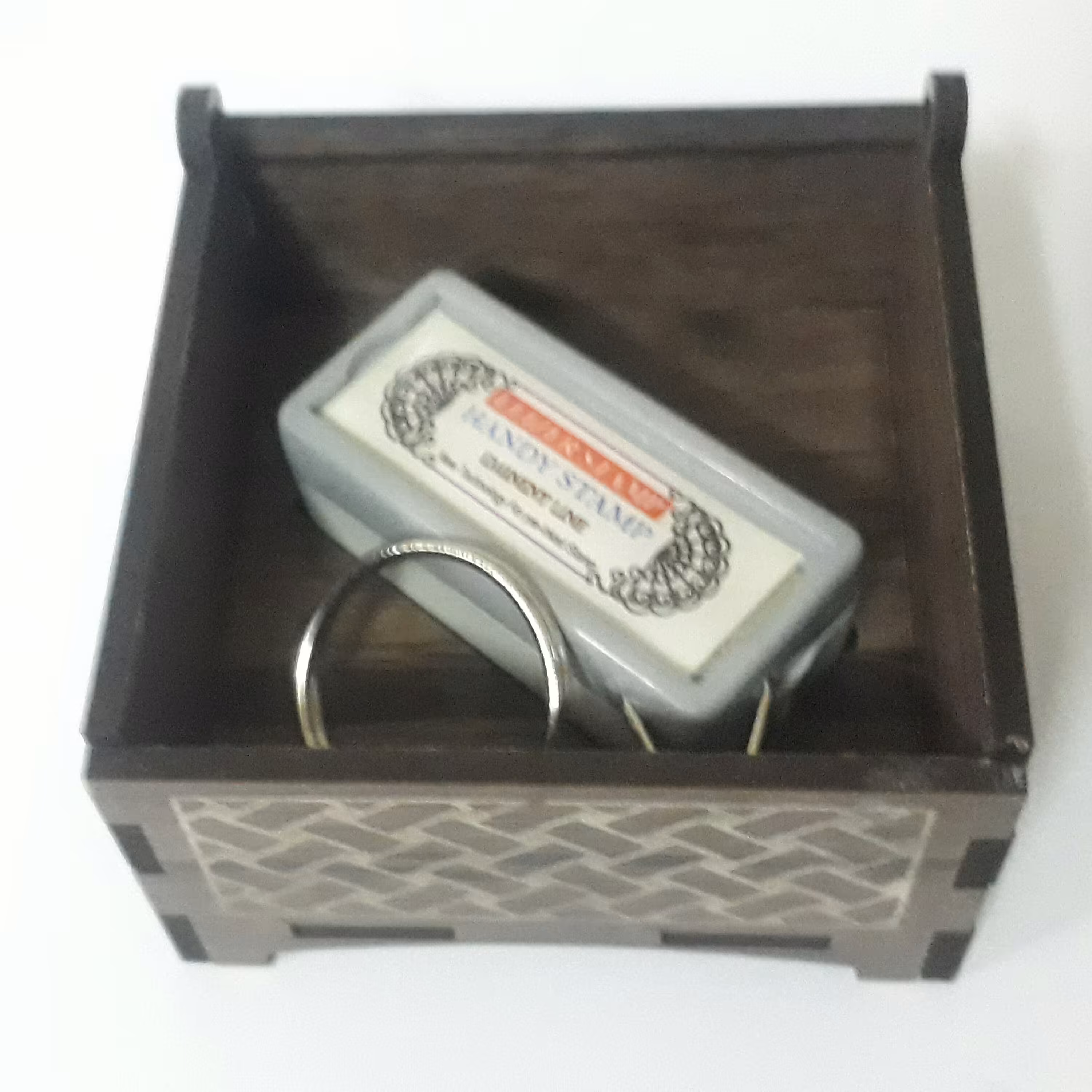 مهر جاسوئیچی مناسب برای اسم و فامیل ، جیبی و قابل حمل مناسب برای هدیه