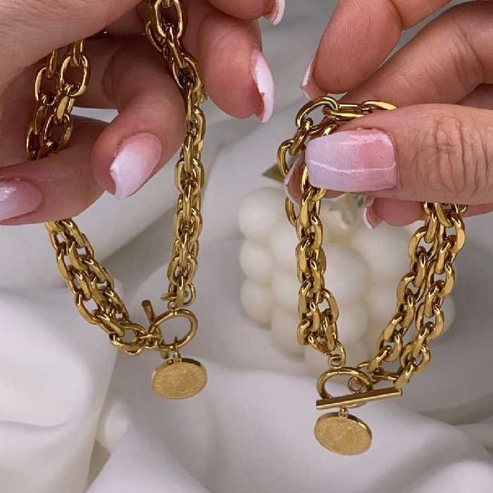 دستبند کارتیر زنانه دخترانه دو لاین استیل رنگ ثابت آویز دار سکه الیزابت با قفل تی 