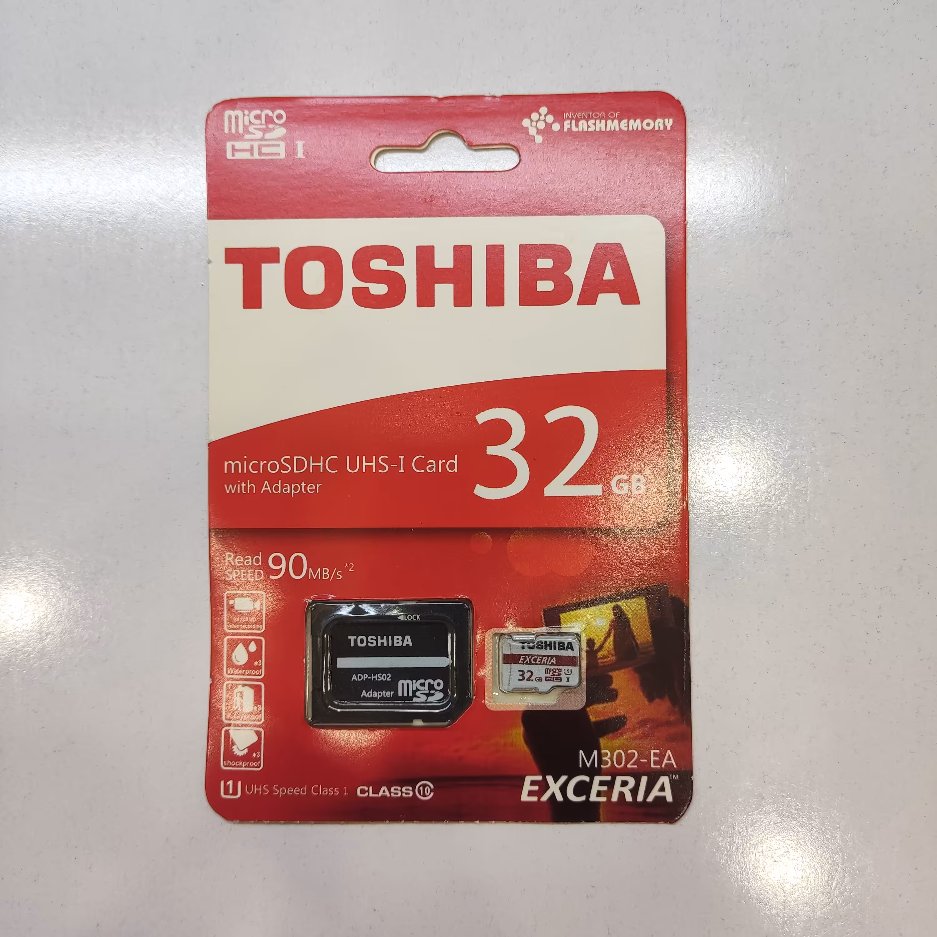 کارت حافظه 32 گیگابایت توشیبا مدل M302-EA کلاس 10 