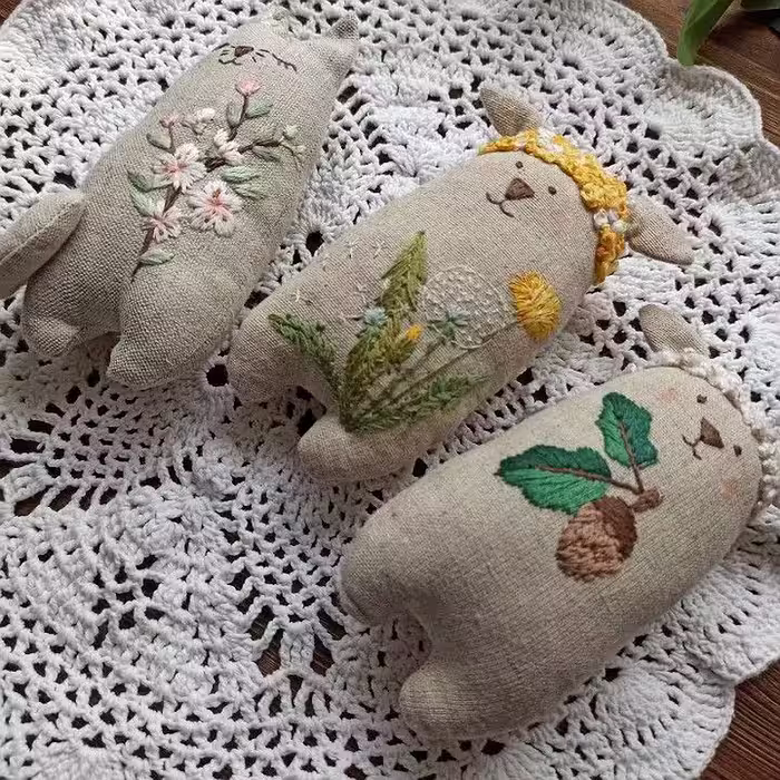 عروسک های پارچه ای فانتزی(گلدوزی شده) 