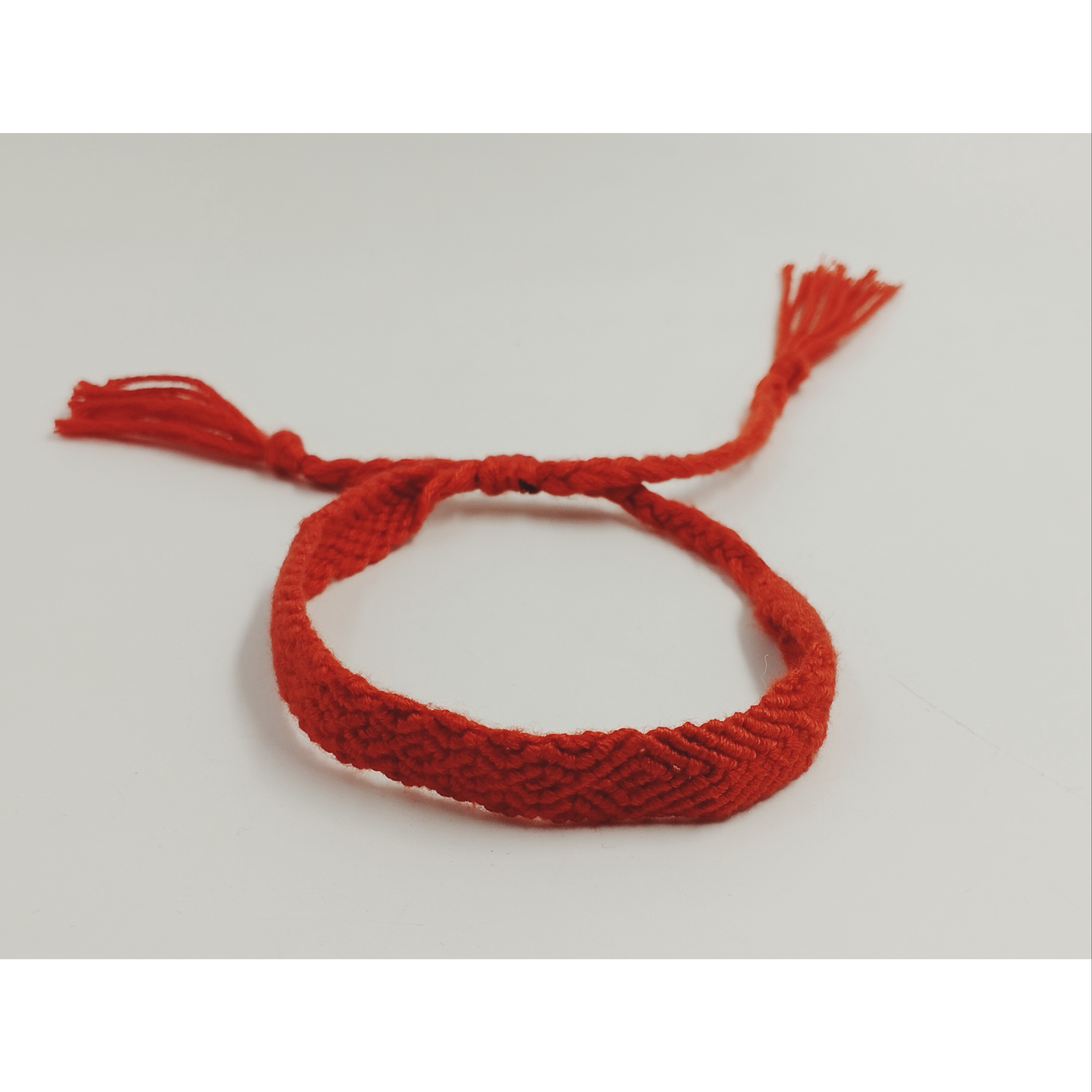 دستبند بافت قرمز جنس و بافت عالی طراحی زیبا