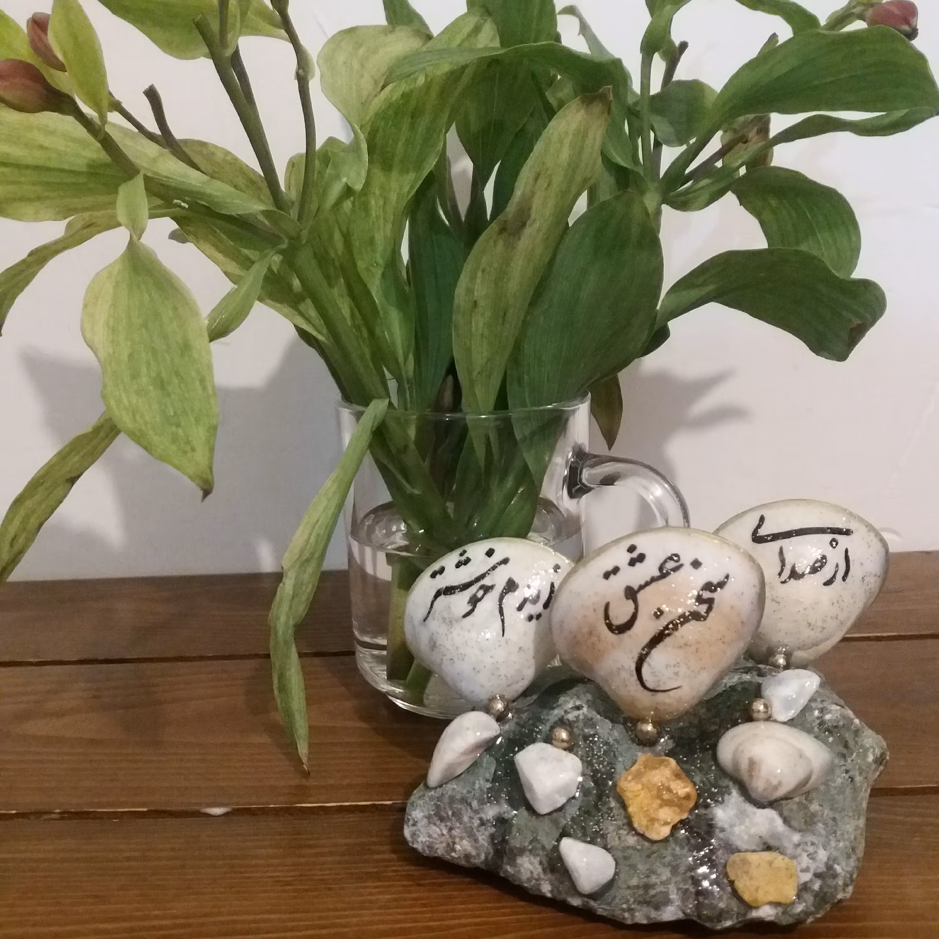 خوشنویسی روی صدف