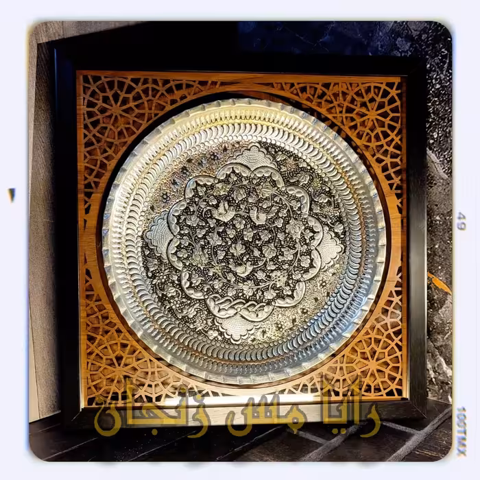 تابلو قلم زنی مسی ( سایز سه 38 در 38 ) - ترکیب رنگ سفید و مسی - مدل پرنده بهشتی - فروشگاه رایا مس زنجان