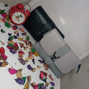کیف دوشی زنانه