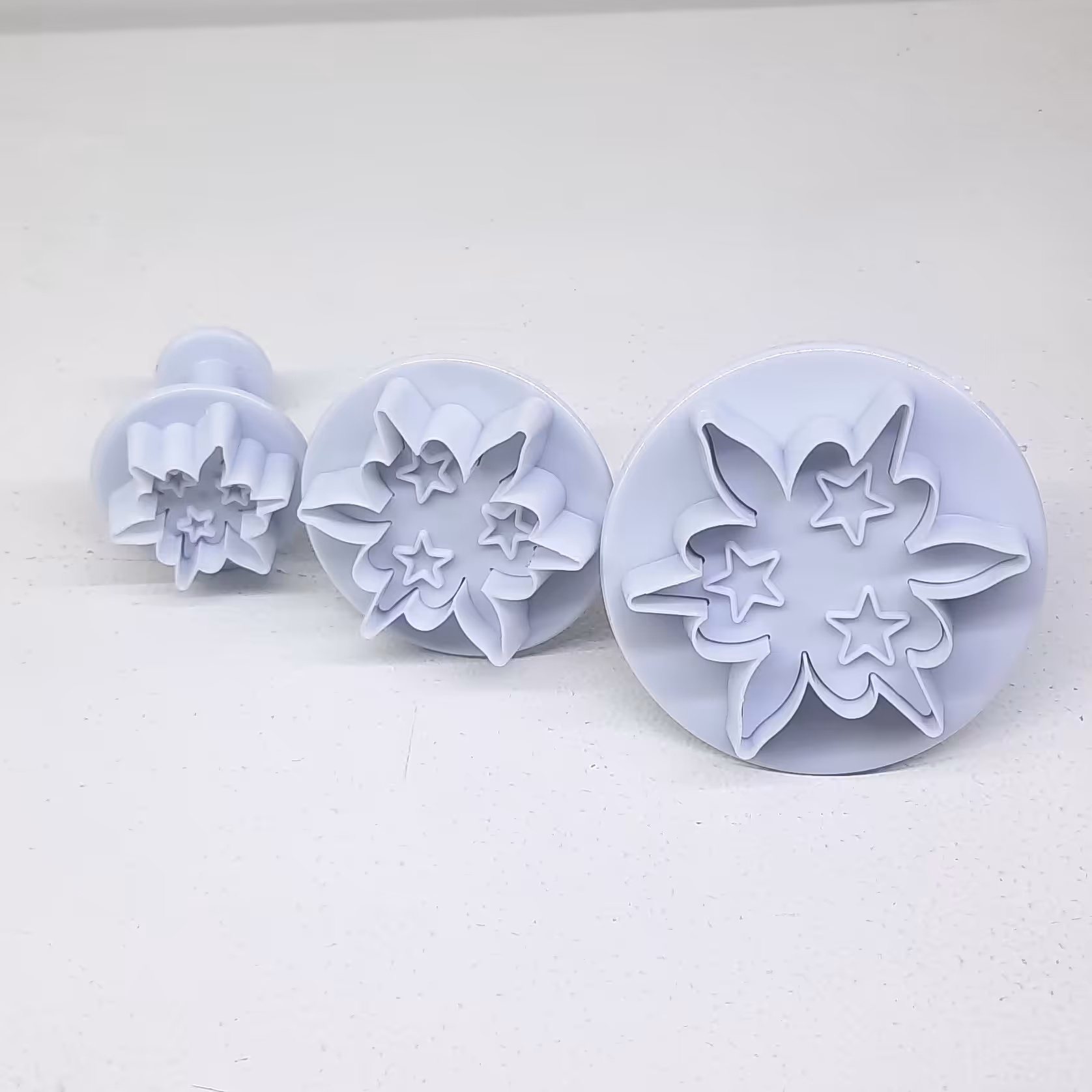 کاتر فشاری طرح ستاره (پک سه عددی) در 3 سایز مختلف