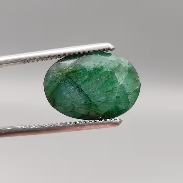 زمرد طبیعی و معدنی 10.55 قیراط 17 میل 