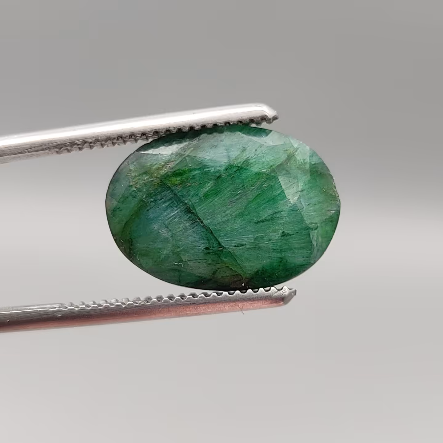 زمرد طبیعی و معدنی 10.55 قیراط 17 میل 