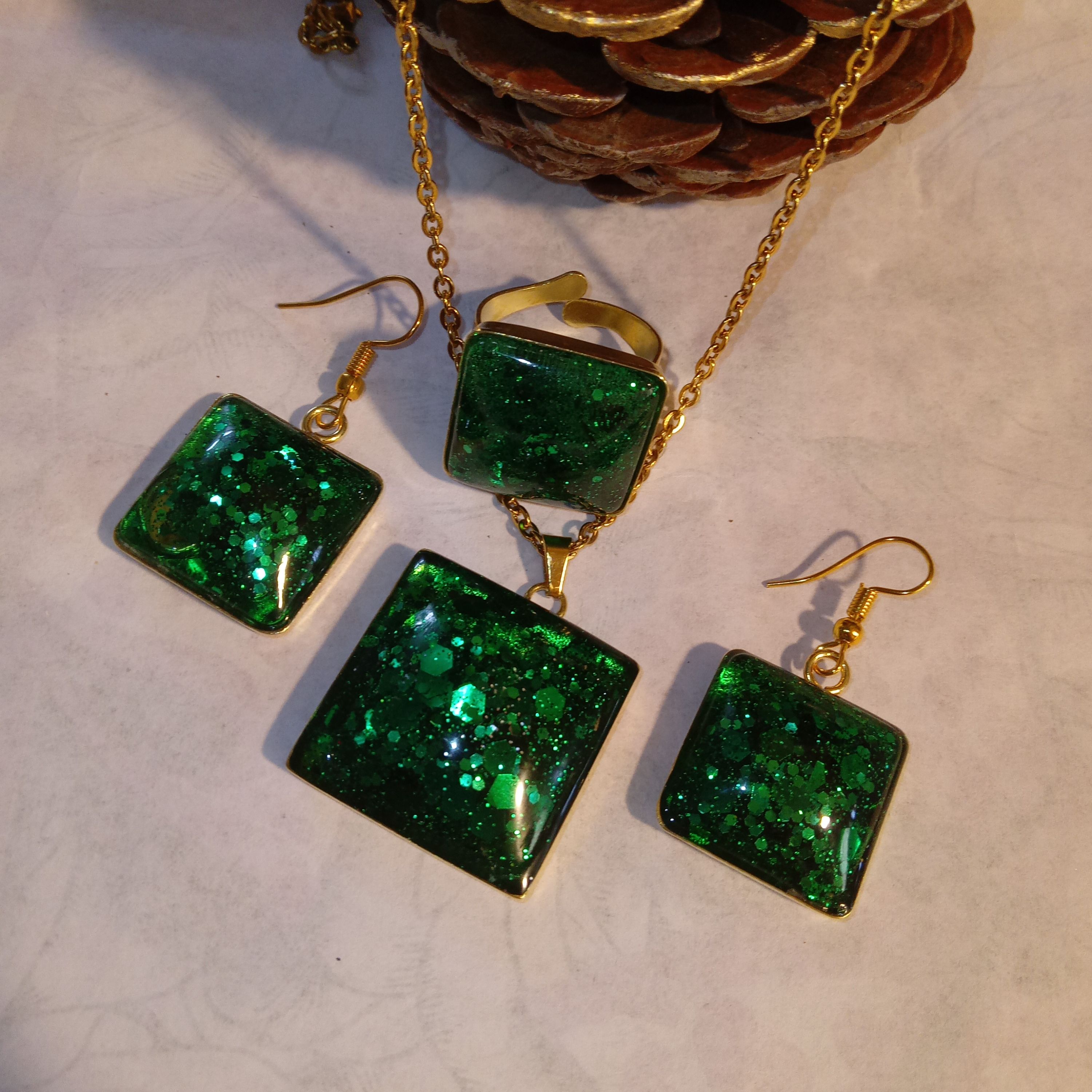 نیم ست سبز اکلیلی