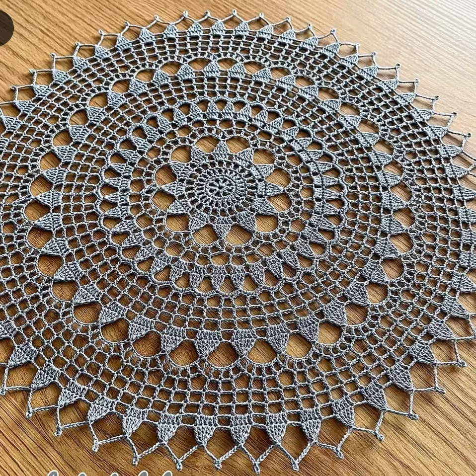 رومیزی قلاببافی  قطر حدود45 