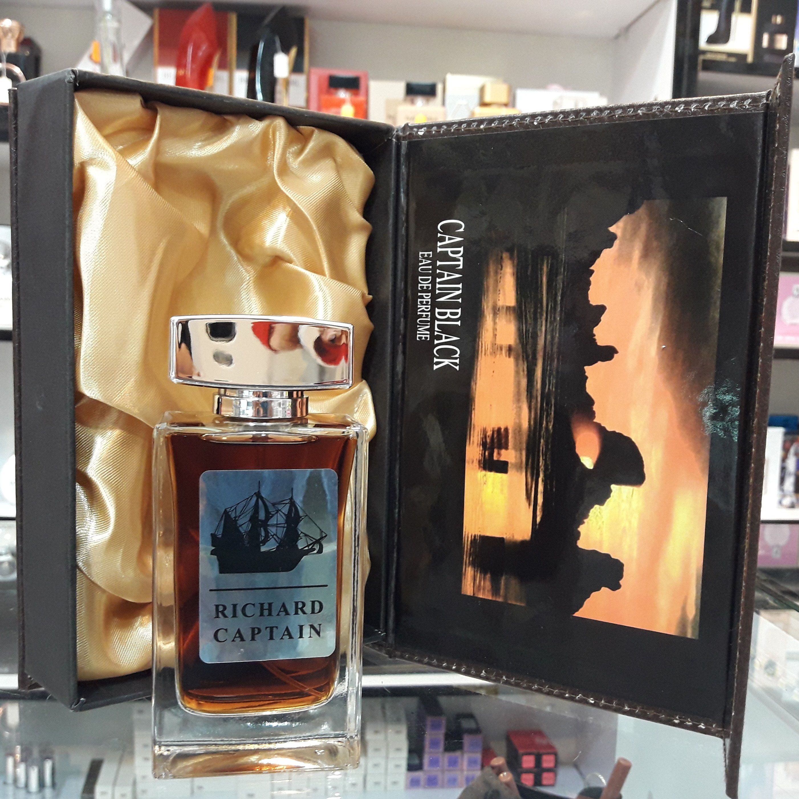 عطر ادکلن کاپیتان بلک    Captain Black