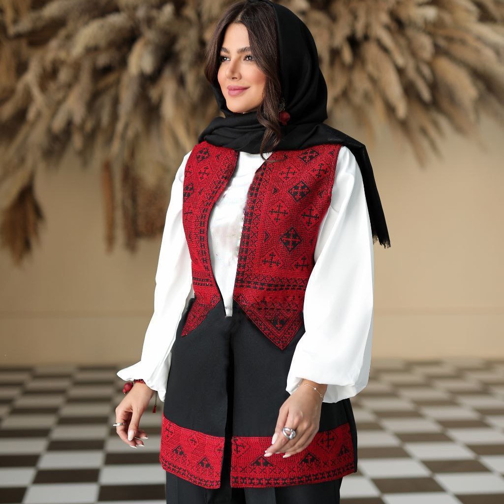 سه تیکه زنانه سنتی مدل آراسته شومیز جنس ابروبادی جلیقه و شلوار جنس پرشین  فری سایز 38تا46قیمت بااحترام 367000تومان