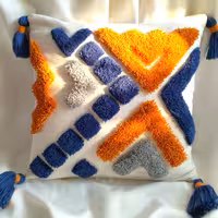 کاور کوسن پانچدوزی شده طرح هندسی هنر دست  مناسب با هر دیزاین قابل سفارش 