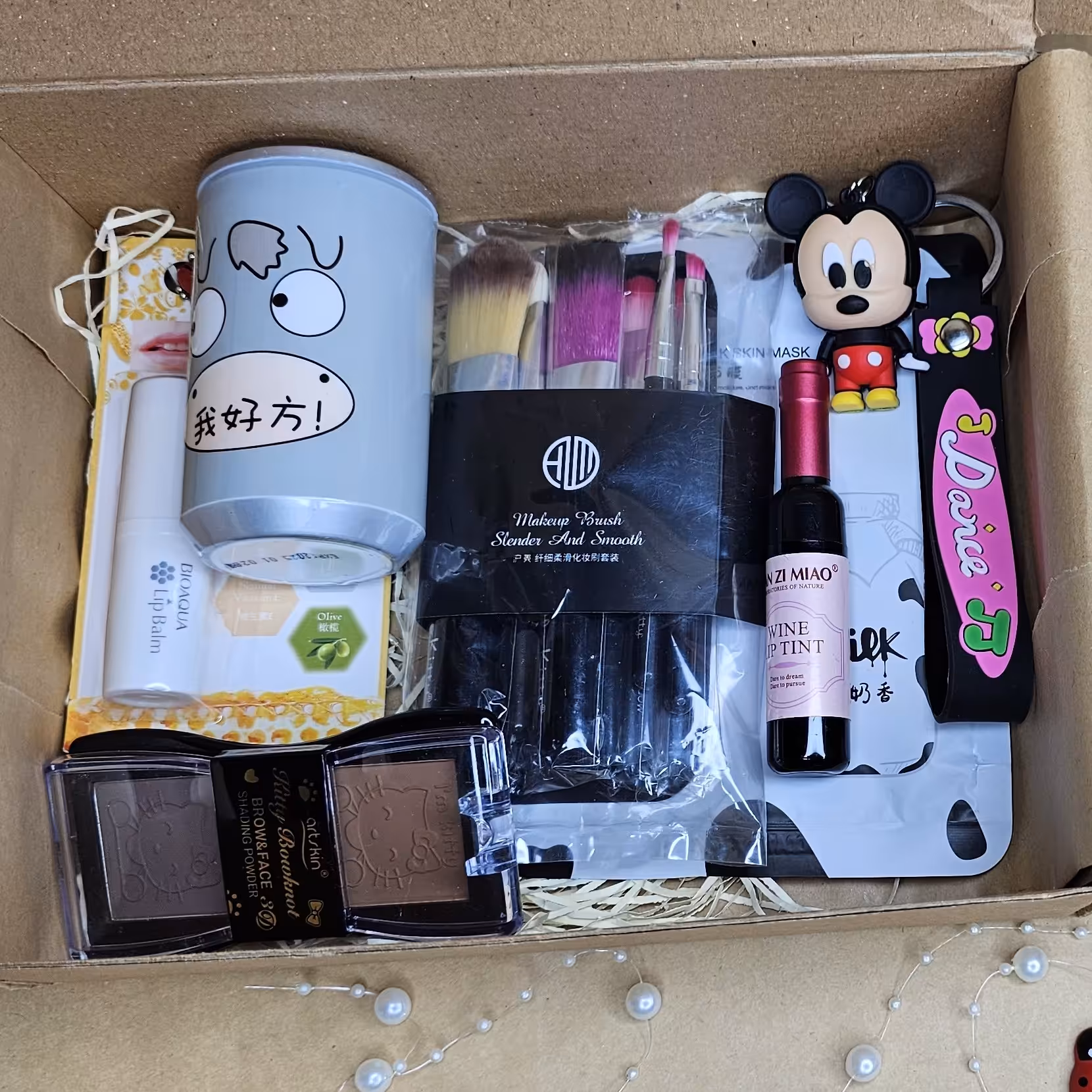 پک هدیه لوازم آرایش رنگ مشکی ،کادویی اقتصادی