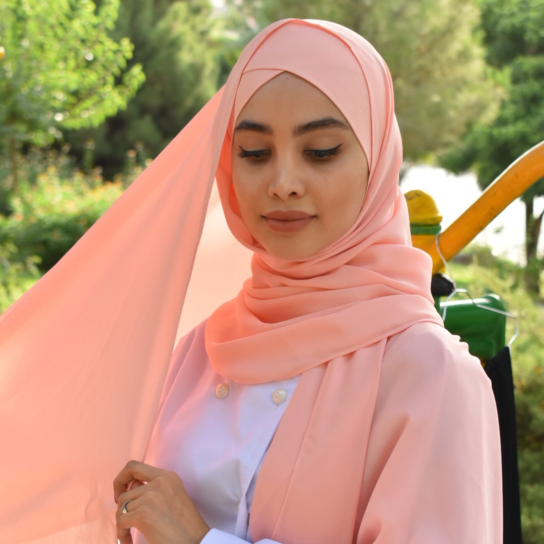هدشال گلبهی کرپ ساده همجنس با هدبند با دوبند برای فیکس کردن در رنگبندی