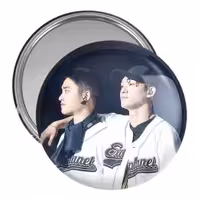 آینه جیبی خندالو مدل گروه اکسو EXO کد 13579