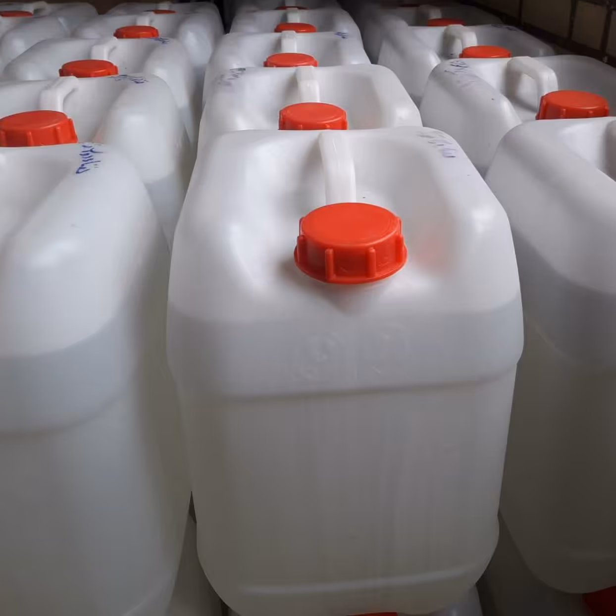 عرق شوید ( قبل از سفارش اطلاع دهید تا هزینه پست برداشته شده و ارسال از طریق باربری همراه با پس کرایه صورت گیرد)