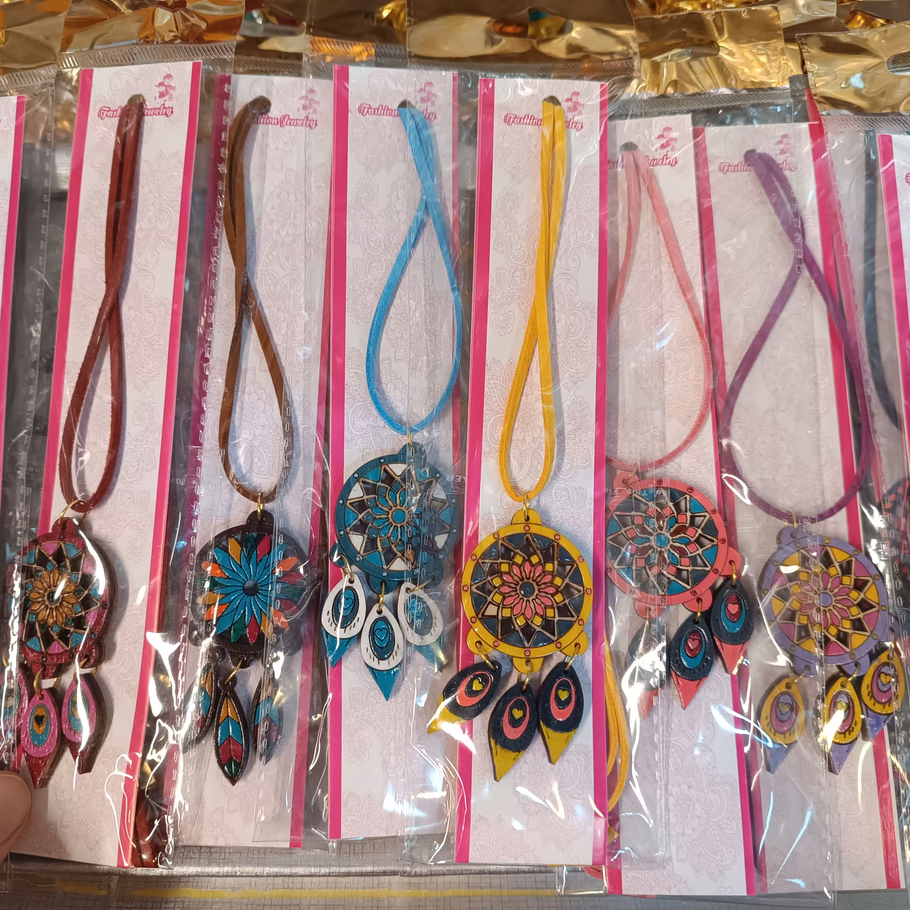 رومانتویی چوبی با طرح سنتی