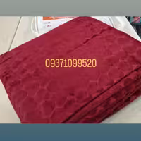پتو نرمینه دونفره مدل سروین مسافرتی ساکدار براق و لطیف رنگ زرشکی