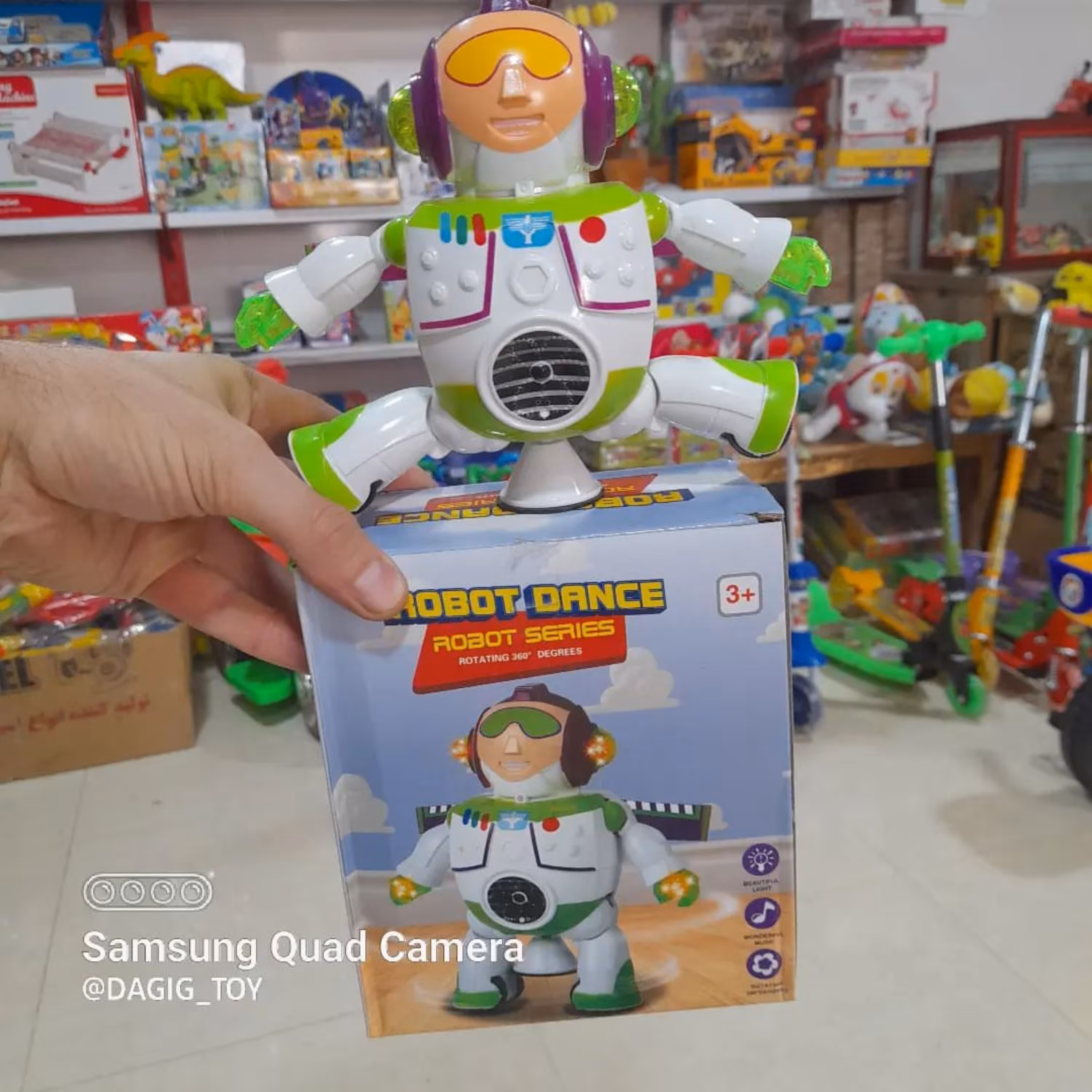 خرید اسباب بازی ربات چرخان سبز به قیمت بسیار خوب