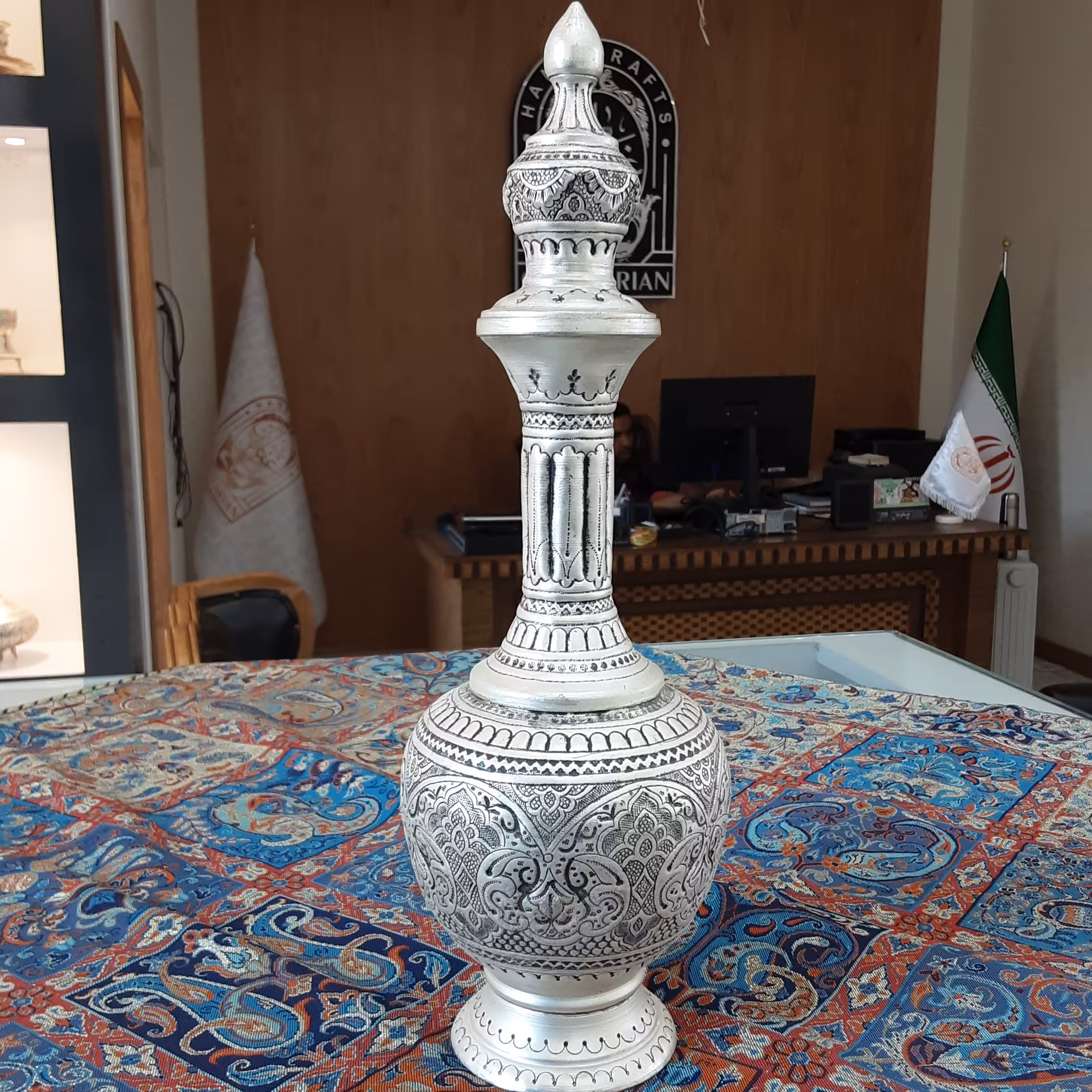 صنایع دستی-تنگ پتینه لوتوس-نقره فام-دکوراتیو