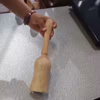 گوشت کوب بزرگ ساخته شده از چوب گردو مناسب برای سفره خانه های سنتی و منازل 