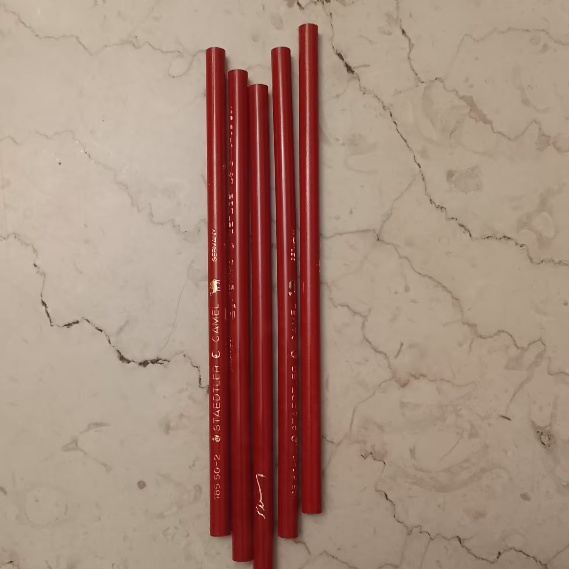 مداد قرمز قدیمی نوستالژیک استدتلر اصل آلمان بسته 8عددی با جعبه