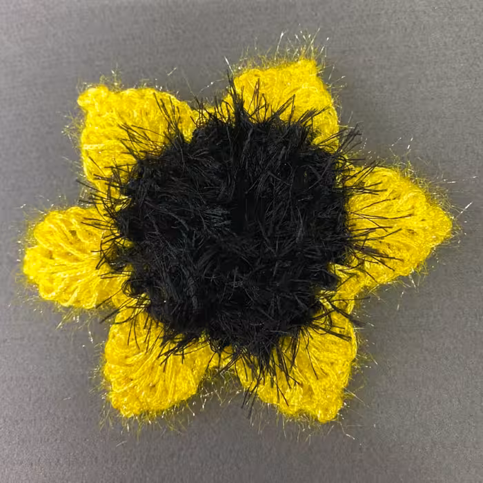 اسکاچ مدل گل آفتاب گردون بافته شده از با کیفیت ترین نخ پوشالی رنگ بندی موجوده