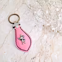 جاکلیدی چرم با پلاک میکی موس استیل دستساز (رنگ و پلاک دلخواه)