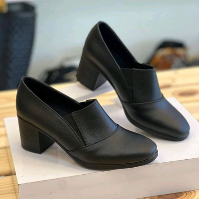 کفش با پاشنه طبی