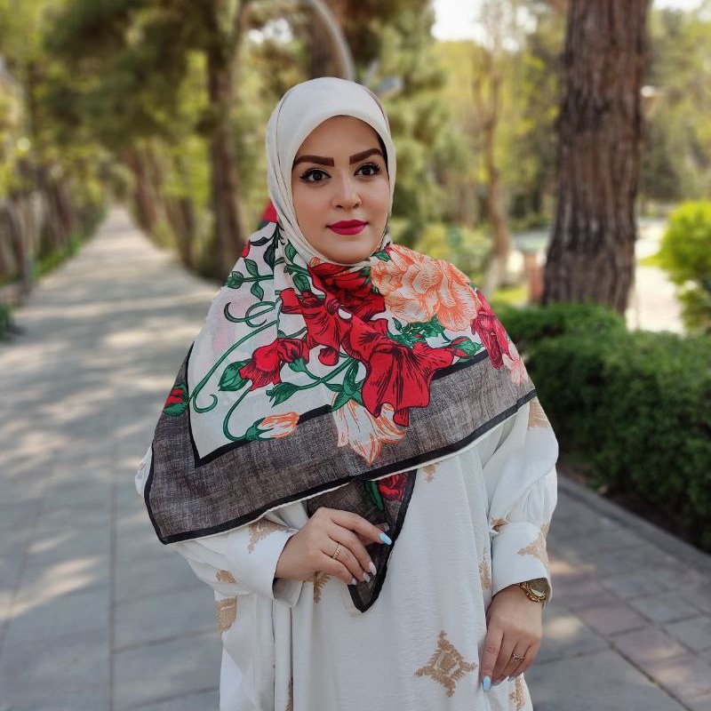 روسری نخی تابستانه درجه یک قواره 135 دور دست دوز ارسال رایگان زمینه سفید گلدار