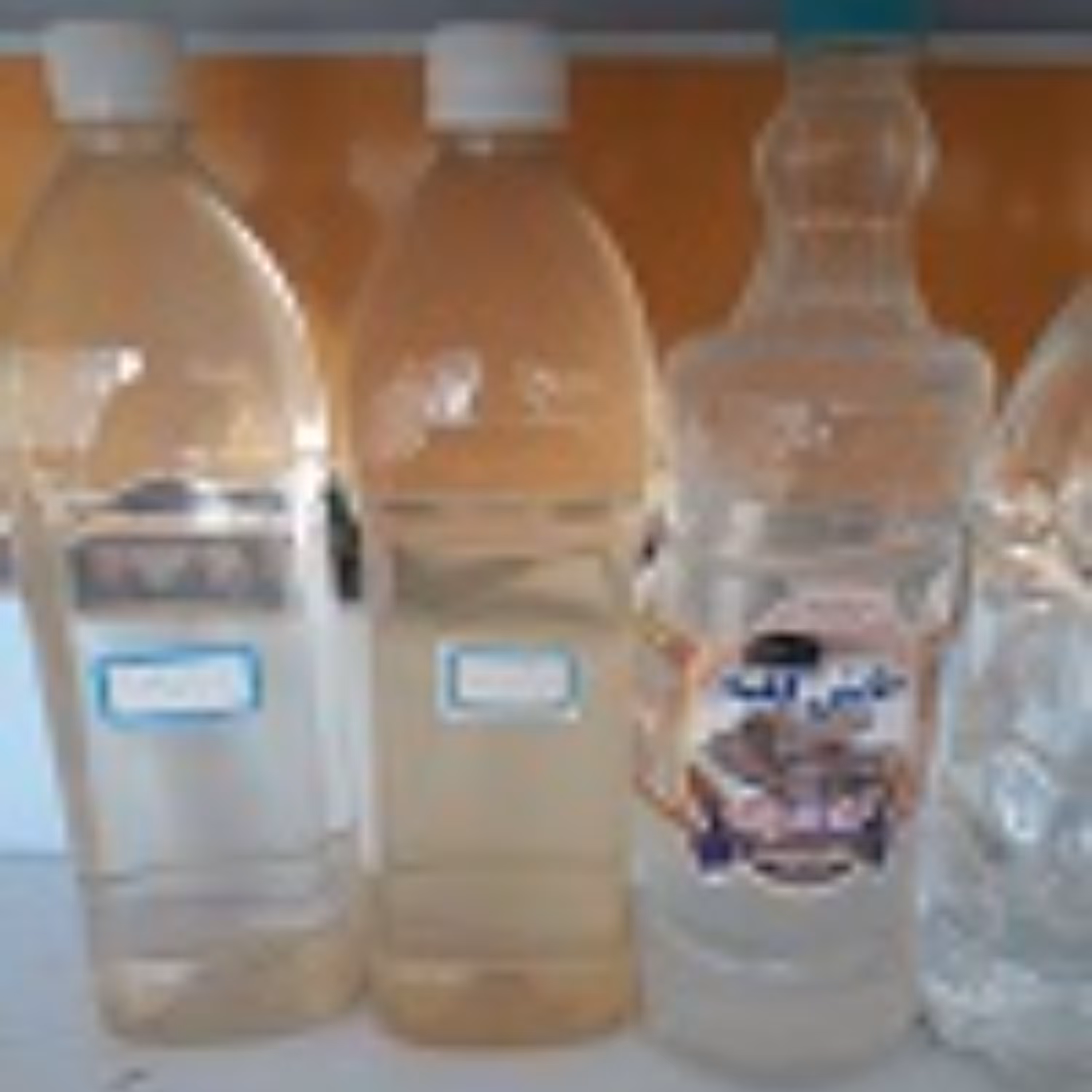 عرق دارچین خوش عطر و دلچسب تولید کارگاه خانگی 888 گرمی چاشنی غذا و نوشیدنی و شیرینی و کیک