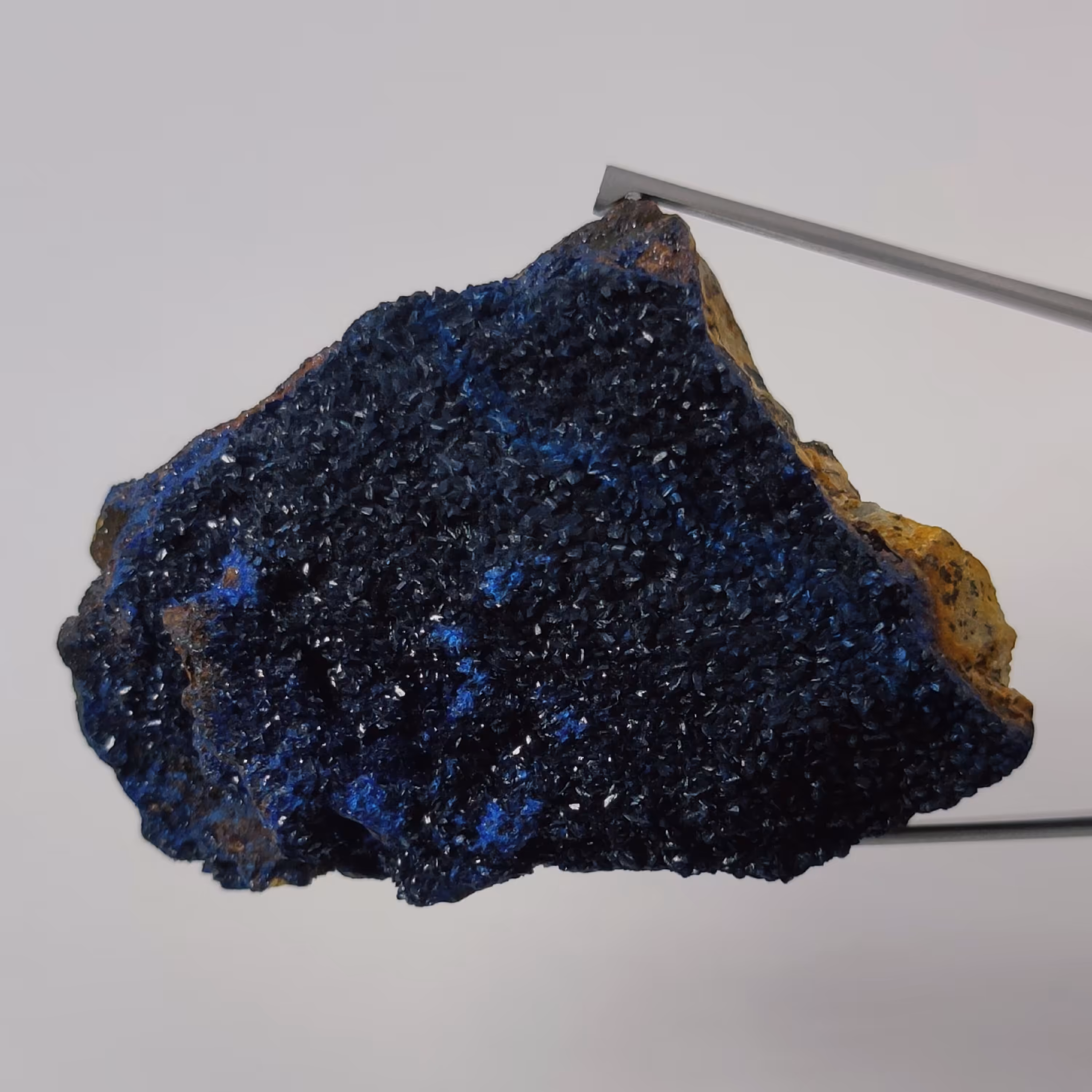 راف سنگ آزوریت معدنی و طبیعی (میکرو بلور های سورمه ای رنگ)