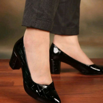 کفش پاشنه دار