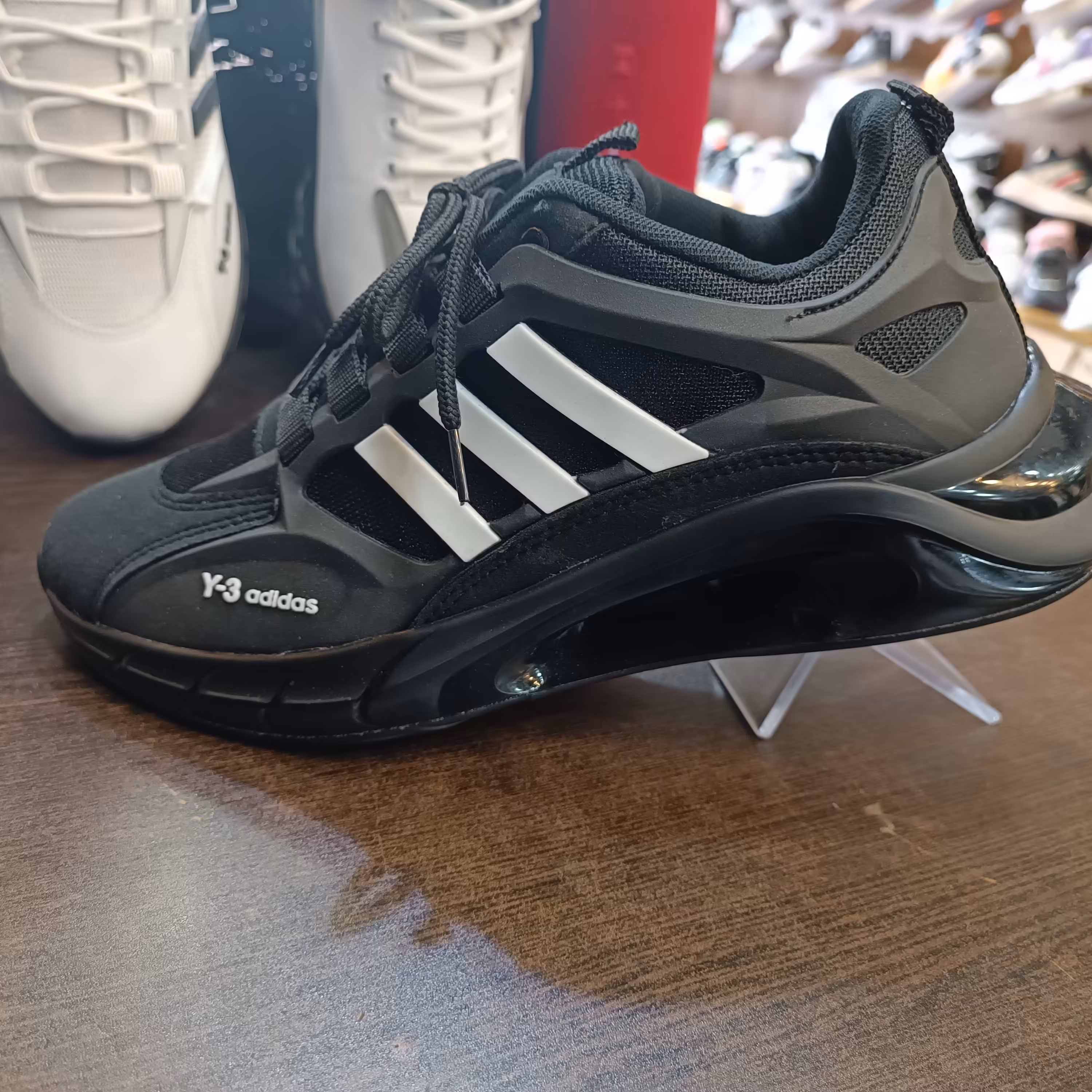 کفش مردانه آدیداس ویتنام کار فوقالعاده سبک و راحت سایز بندی 41تا 44 استفاده کنید ضرر نمیکنید 