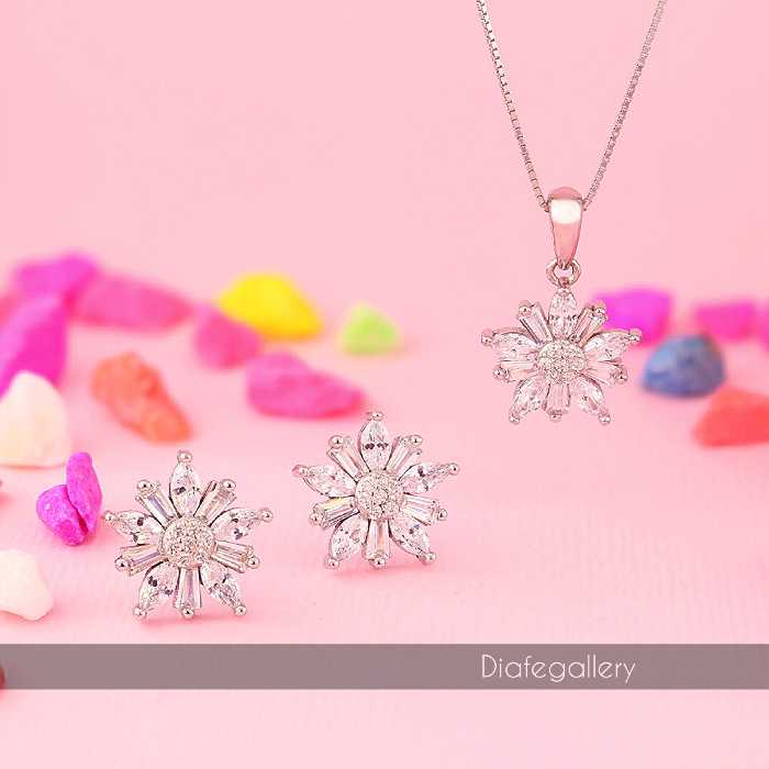 نیم ست نقره با زنجیر مدل بابونه طرح جواهر نقره ایتالیا عیار 925 با فاکتور 